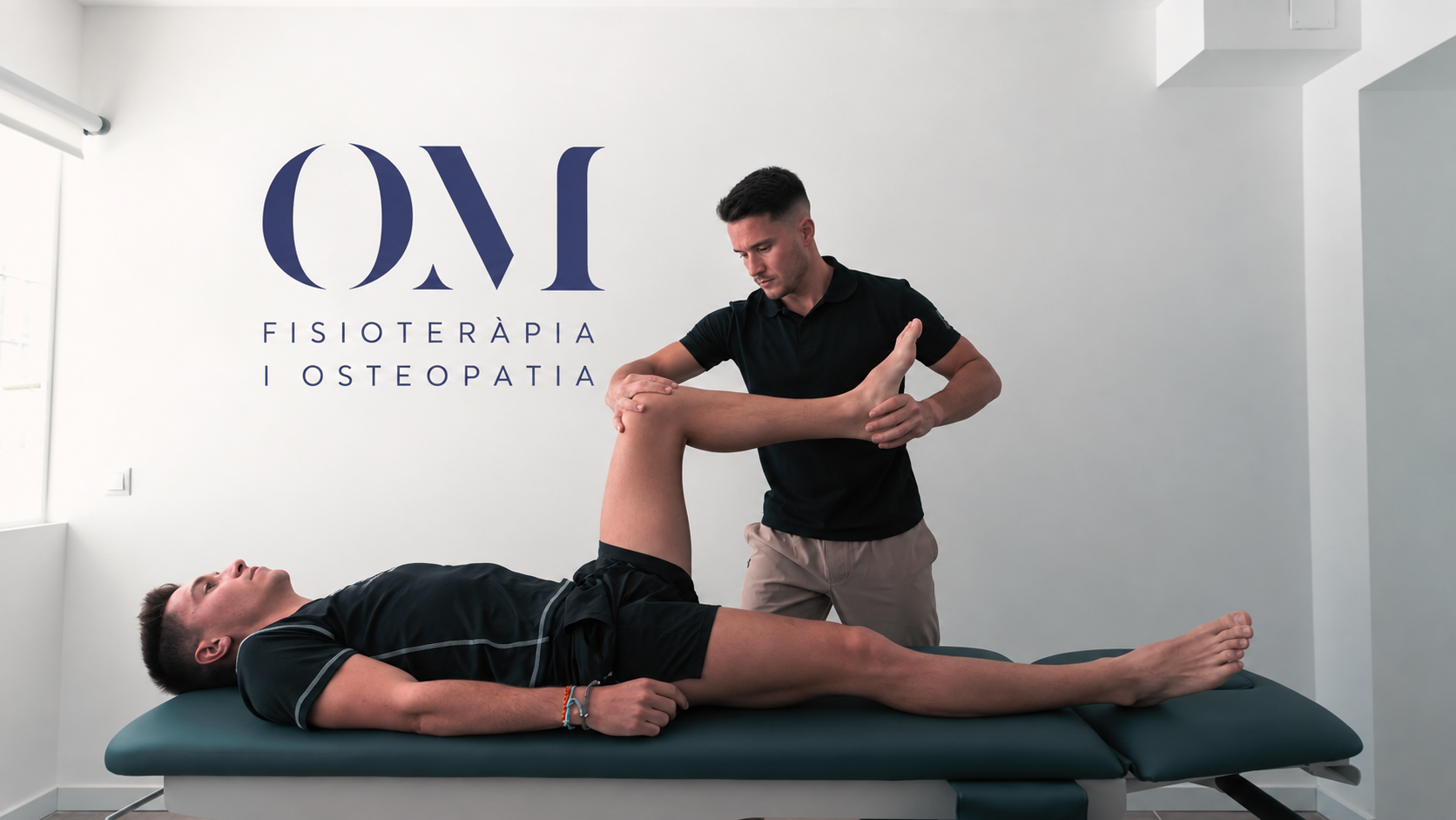 Tractament de fisioteràpia a les instal·lacions d'OM FISIO a Granollers